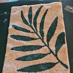 SHEIN Green and Tan Palm Leaf Bath Mat Plush Botanical Design